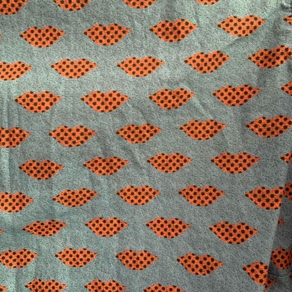 Wild fang The Essential button-up lip print size 1X - Picture 3 of 12